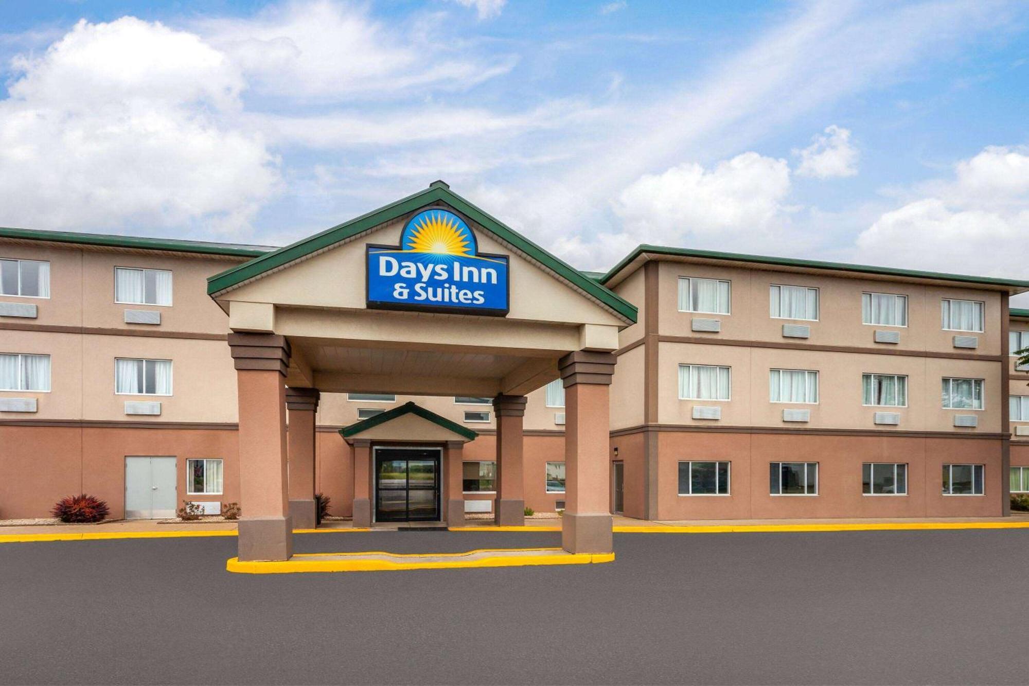 Days Inn & Suites By Wyndham Of Morris Екстериор снимка