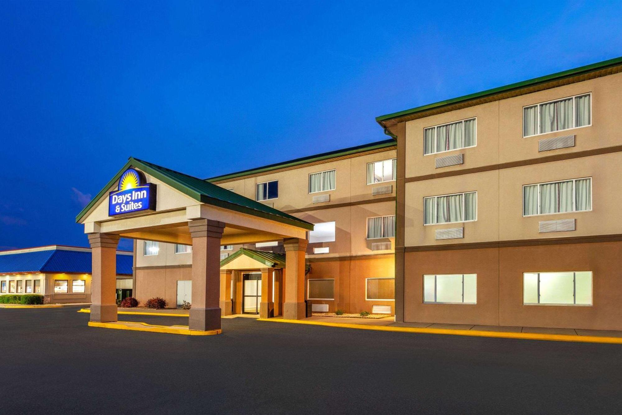 Days Inn & Suites By Wyndham Of Morris Екстериор снимка