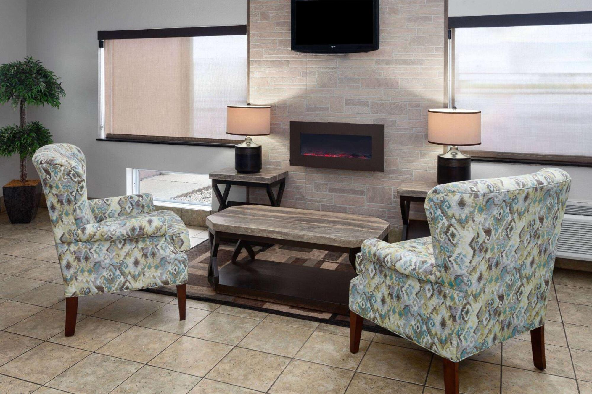 Days Inn & Suites By Wyndham Of Morris Екстериор снимка