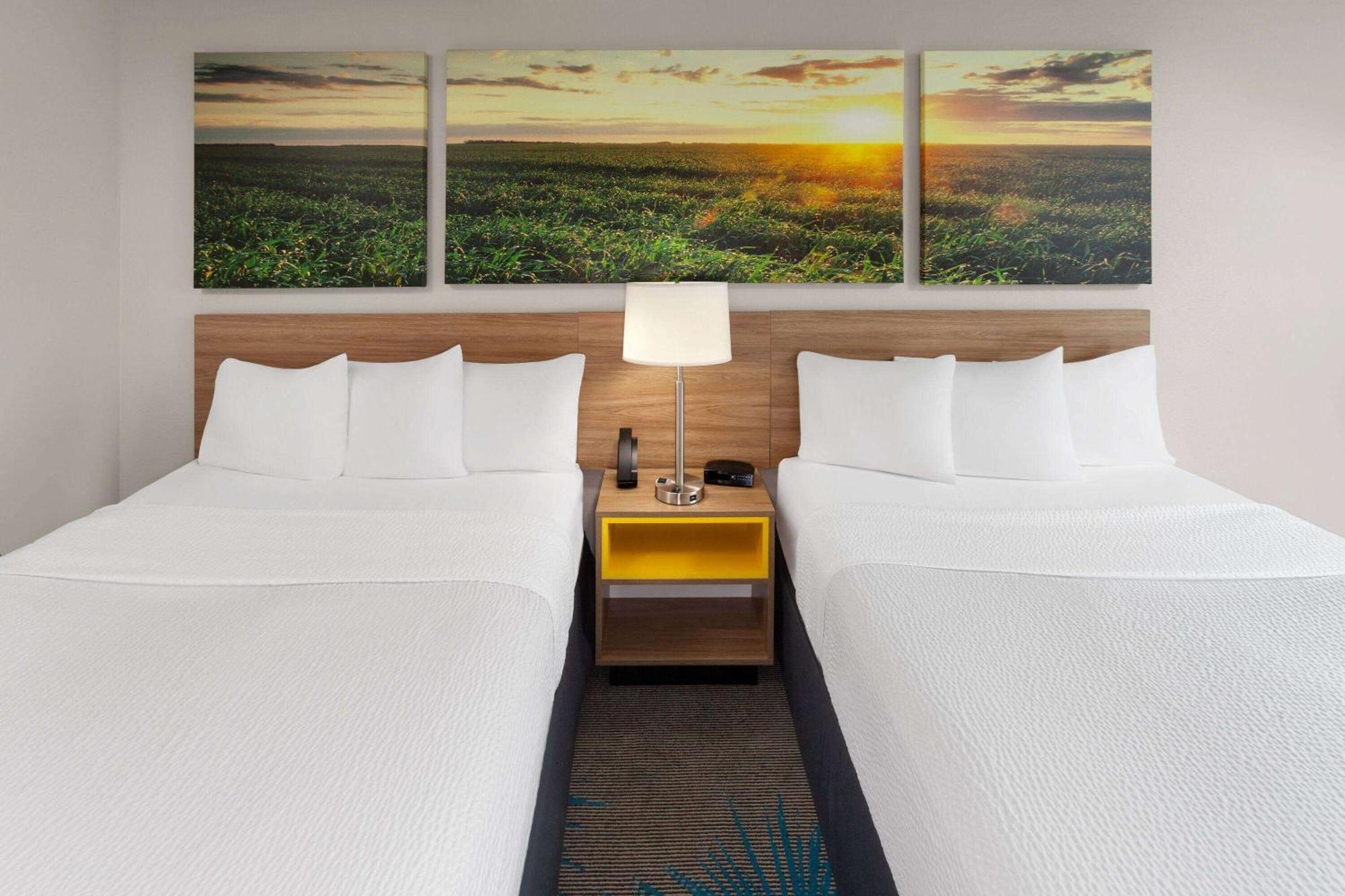 Days Inn & Suites By Wyndham Of Morris Екстериор снимка