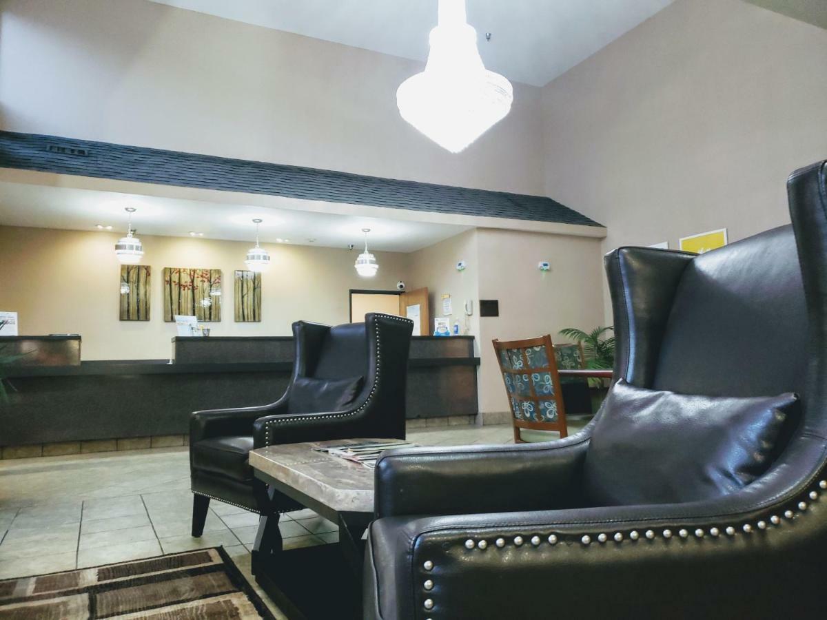Days Inn & Suites By Wyndham Of Morris Екстериор снимка