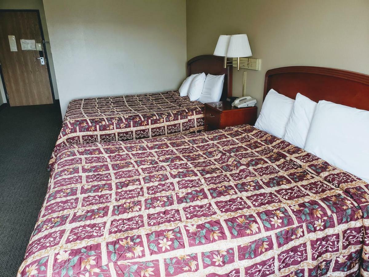 Days Inn & Suites By Wyndham Of Morris Екстериор снимка