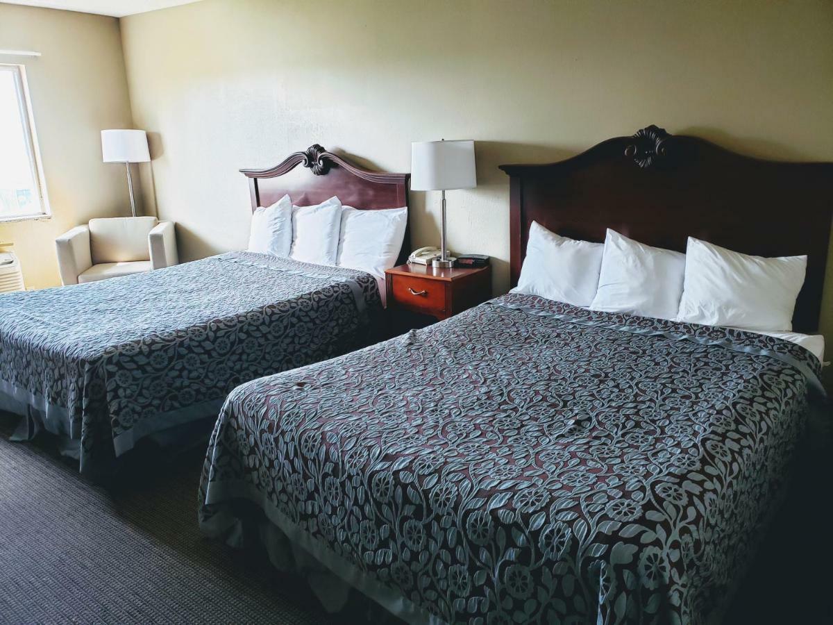 Days Inn & Suites By Wyndham Of Morris Екстериор снимка